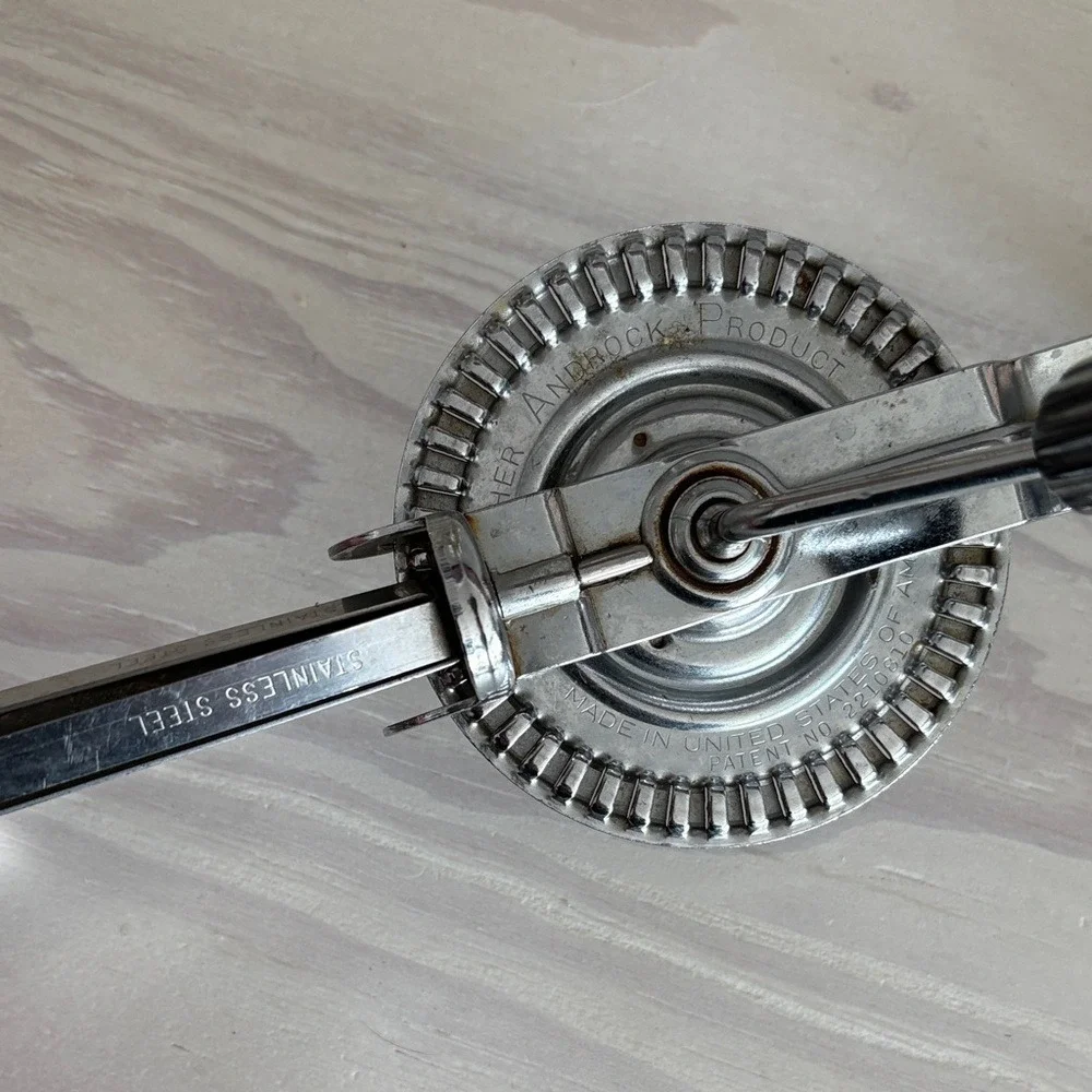 VTG Androck Hand-Crank‎ Egg Beater
